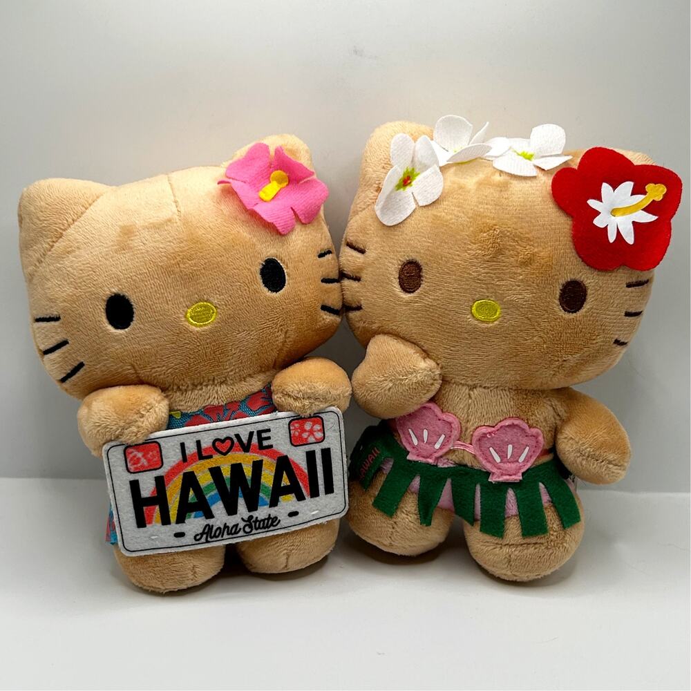 Hello Kitty Sun Kissed Hawaiian Themed Plushie Pair Sanrio 2017 EUC